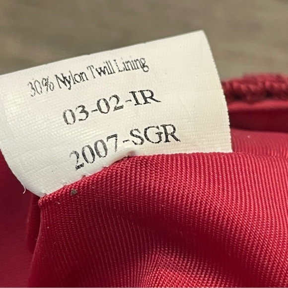 The Sak Burgundy Crochet Shoulder/crossbody bag purse. Pre-owned. Zip closure. - Picture 11 of 13